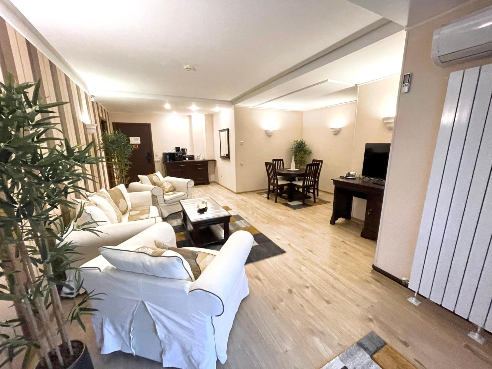 Alpin Aparthotel 2302 Poiana Brasov Eksteriør bilde